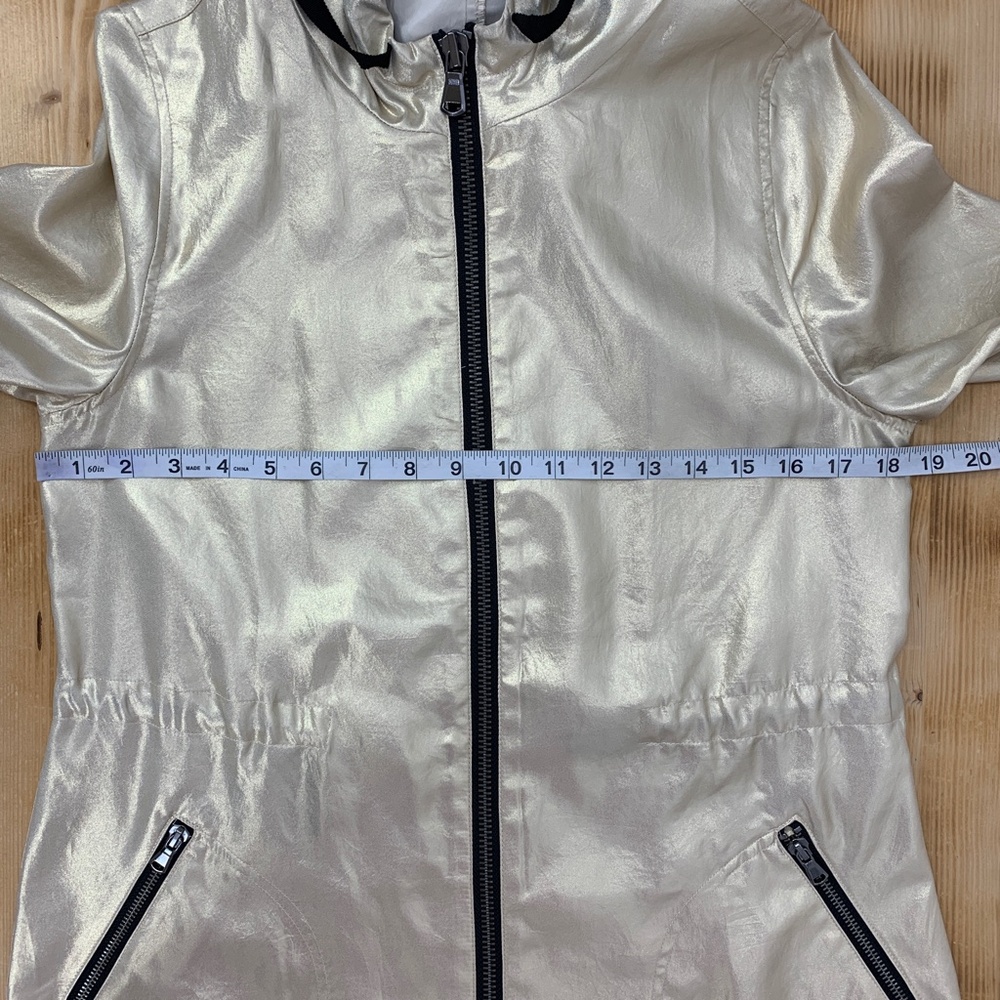 Chico's Zenergy Gold Shine Anorak  Jacket Sz Small - Picture 7 of 9